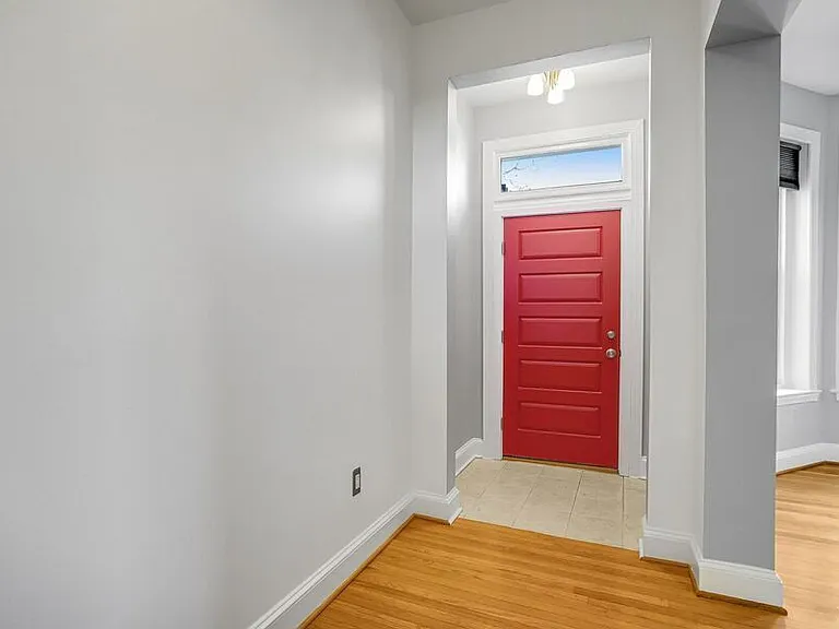 306 R St NW — Photo 3