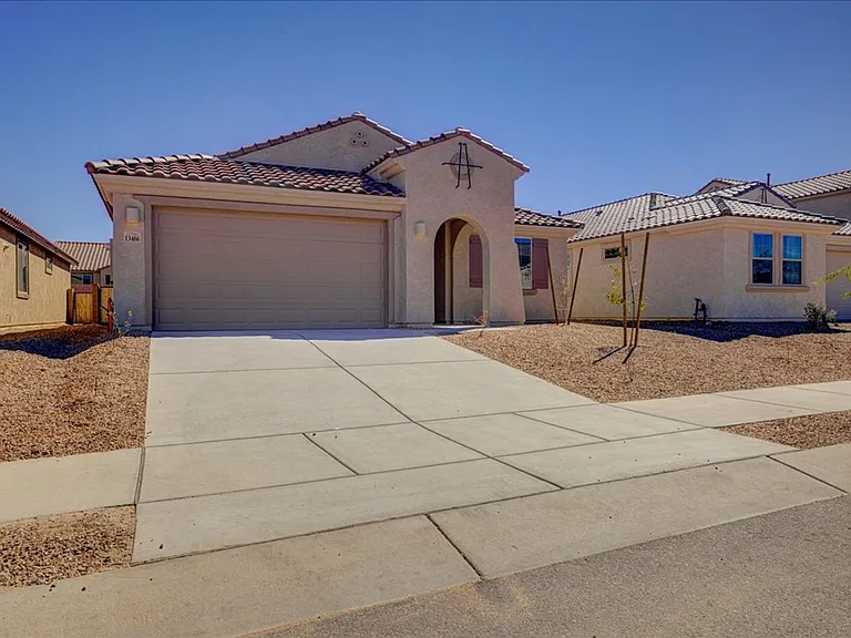 13466 E Joseph Mills Ln — Photo 2