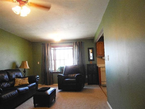4th image of 7936 Stockbridge Dr
