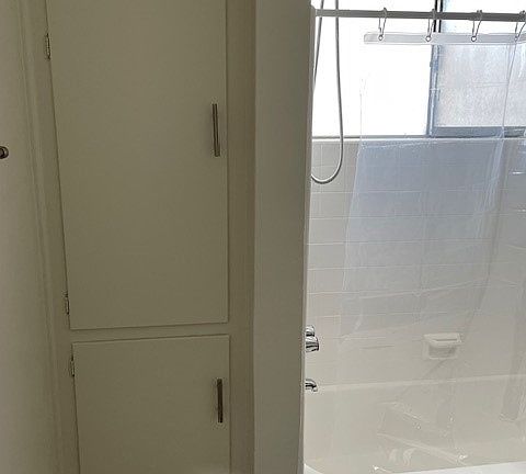 5th image of 15405 Vanowen St #15
