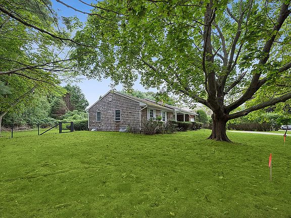 3rd image of 1 Boxwood St