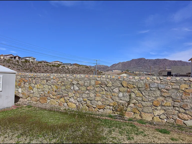 7077 Luz De Sol Dr — Photo 46