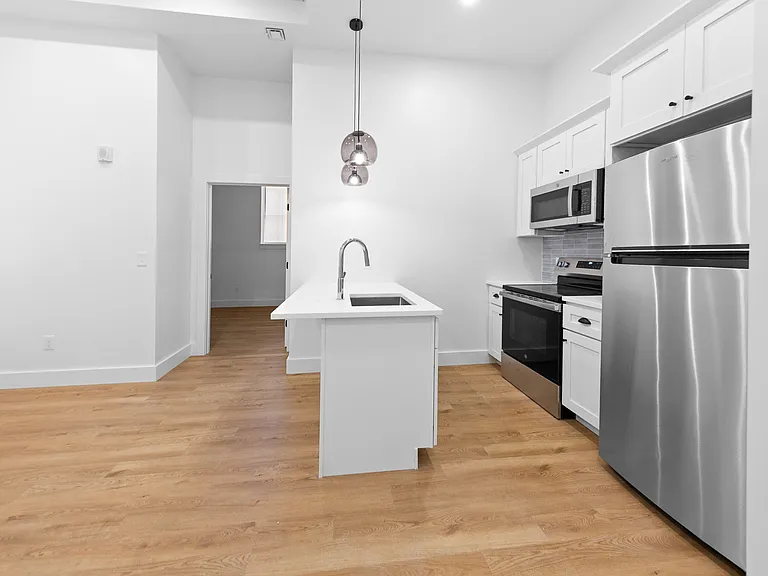 99 Richmond St #101 — Photo 21