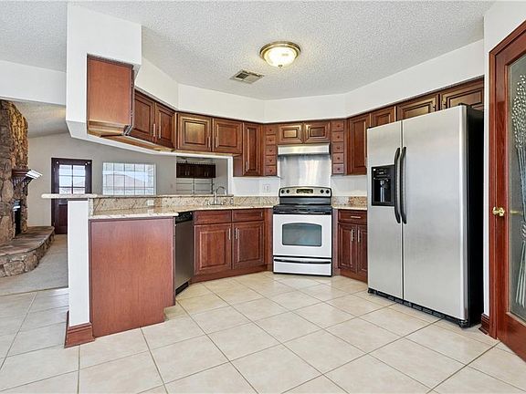 5th image of 11101 Woodvine Ln