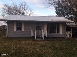 505 Demontluzin Ave, Bay Saint Louis, MS 39520