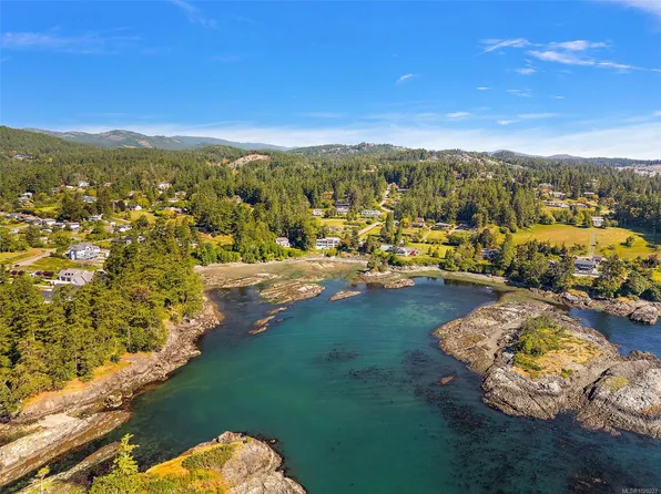 3915 Gilbert Dr, Metchosin, BC V9C 4B2