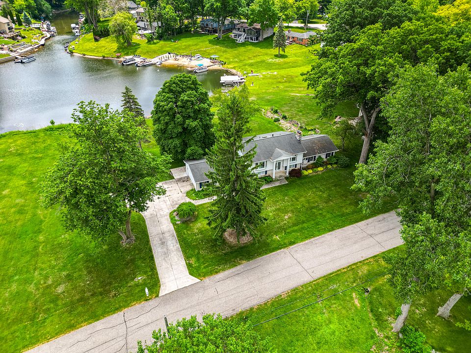 1st image of 7436 Oak Bay Dr