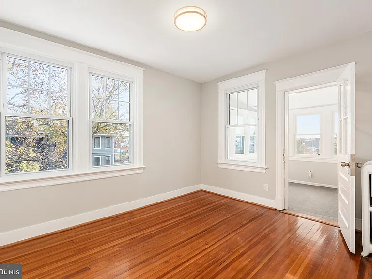 900 Madison St NW #B — Photo 23