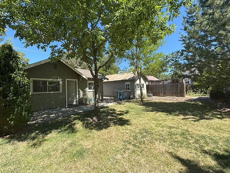 806 E McKinley St — Photo 18