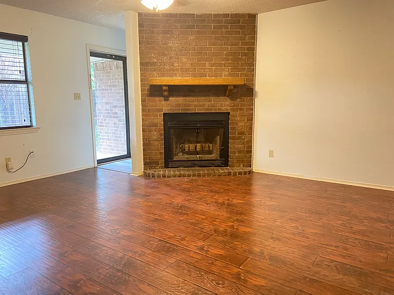 974 Cheryl Dr — Photo 5