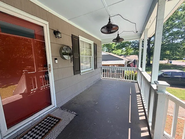 400 Woodvale Lane - 1 — Photo 4