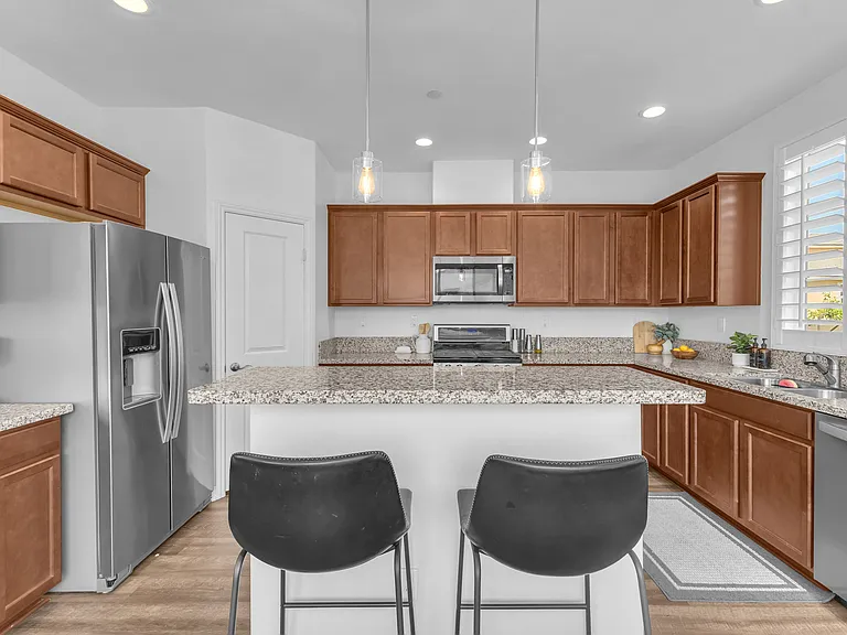 Rosewood Ln — Photo 21