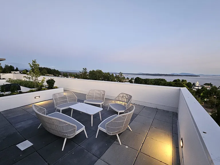 1342 Johnston Rd #403 — Photo 9