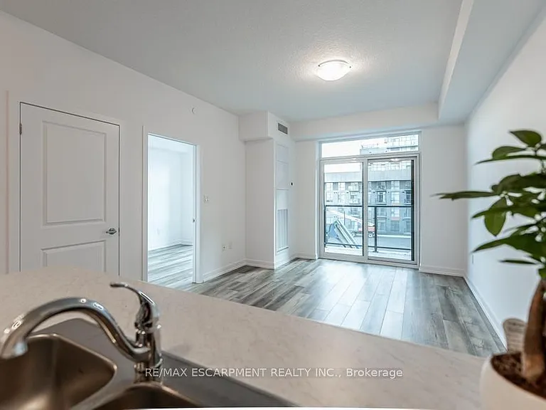 470 Dundas St E #326 — Photo 7