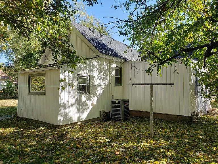 337 N Park Ave — Photo 30