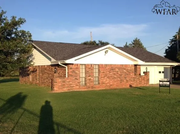 1565 Rifle Range Rd, Iowa Park, TX 76367