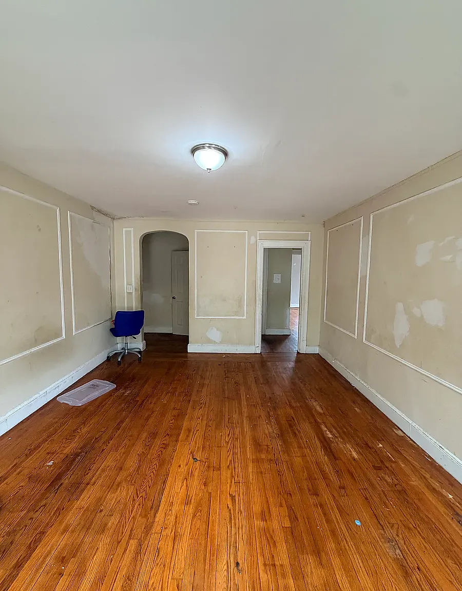34 Hotchkiss St — Photo 2