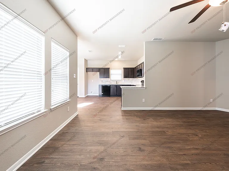 1242 Lakeway Crossing Dr — Photo 11