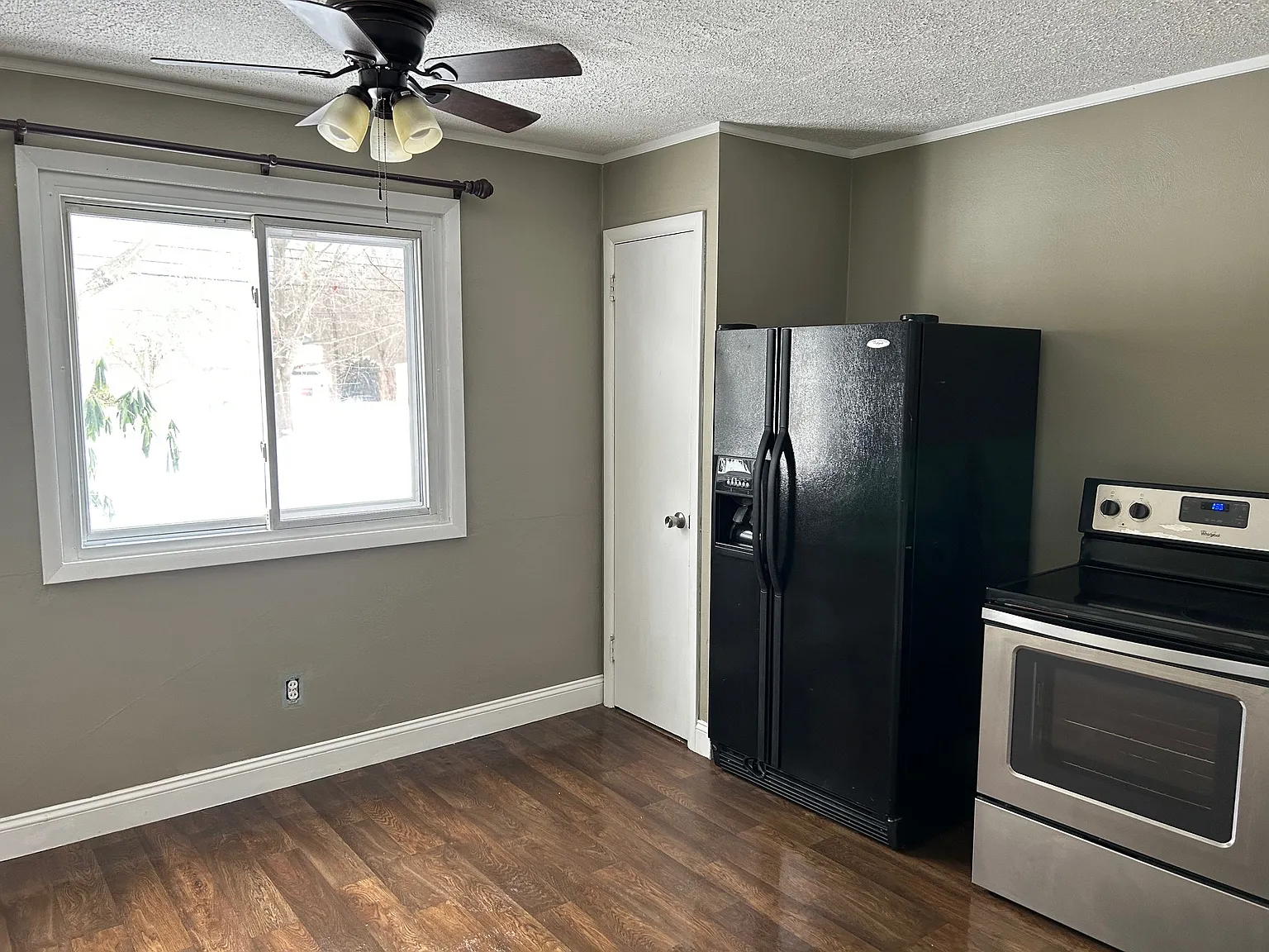 309 E Main St — Photo 4