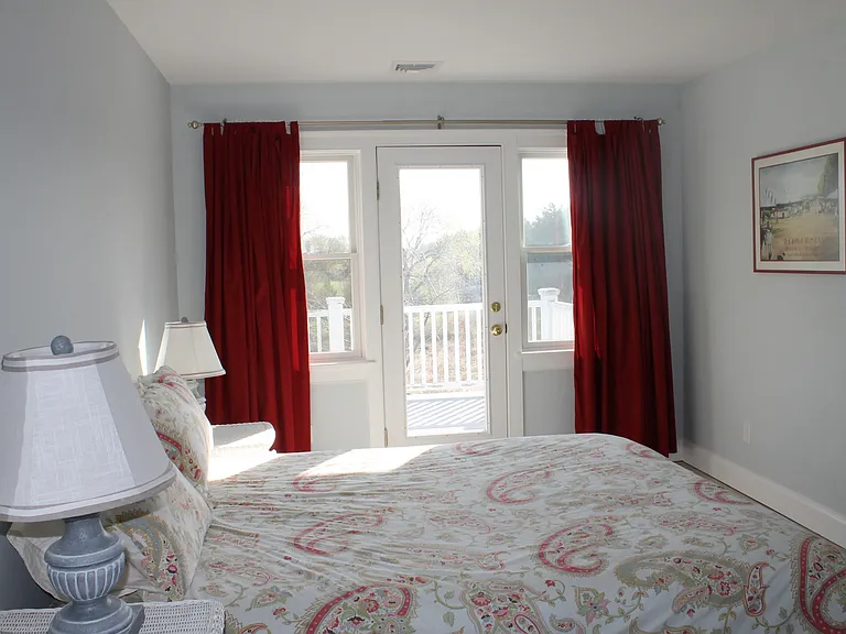 31 Newberry Ln — Photo 10