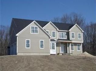 48 Kingsbury Dr, Holliston, MA 01746