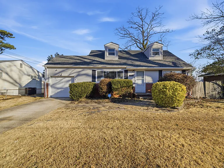 572 Rose Marie Ave — Photo 33