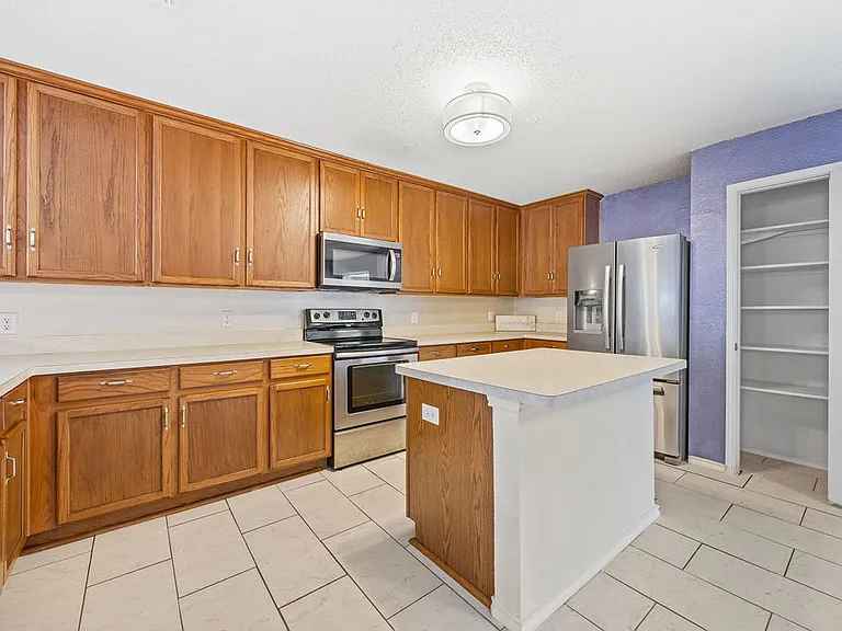 1444 Atkins St — Photo 8