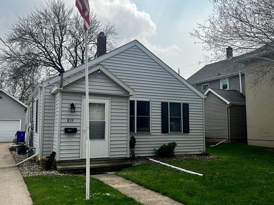 2nd image of 829 W Bell Ave