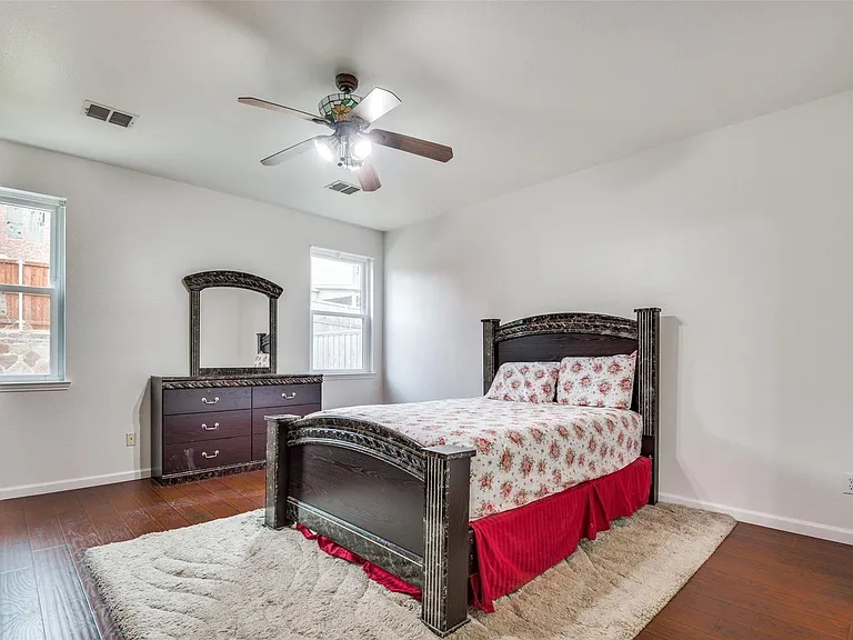 9720 Kingsmill Dr — Photo 10