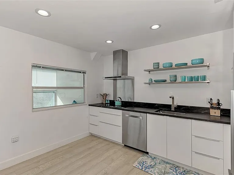 5516 Avenida Del Mare — Photo 21