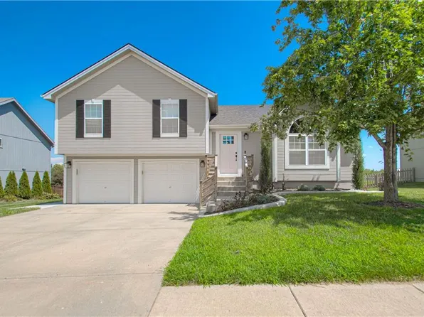 1607 Lauren Ln, Kearney, MO 64060