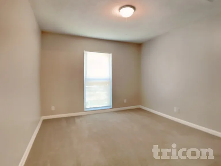 702 Falkirk Ave — Photo 7