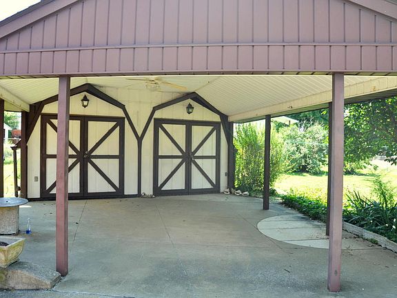 5th image of 185 Fairview Ct