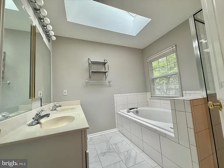 8 Diamond Hill Ct — Photo 11