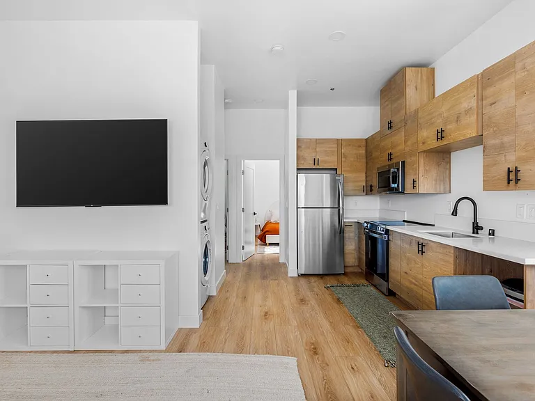 2110 Drescher St — Photo 18