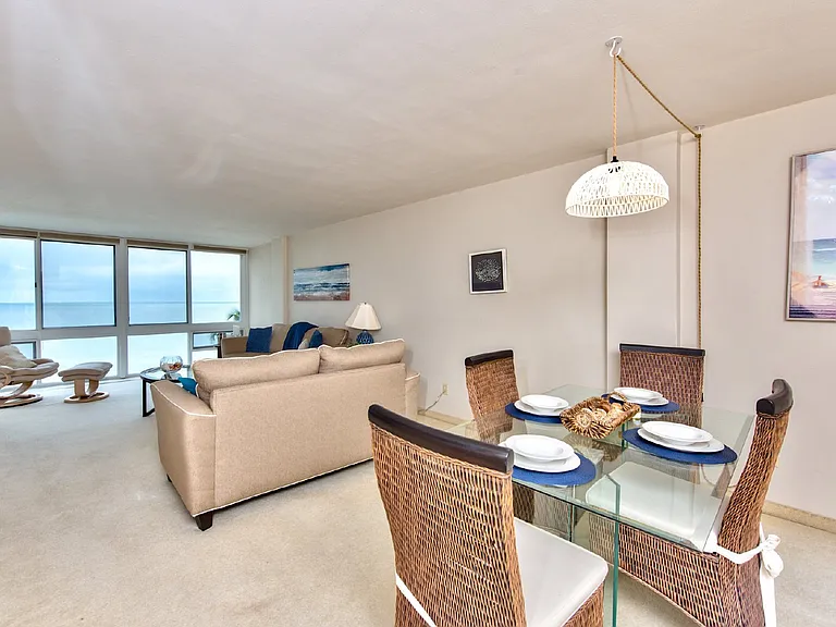 2121 Gulf Shore Blvd N #503 — Photo 3