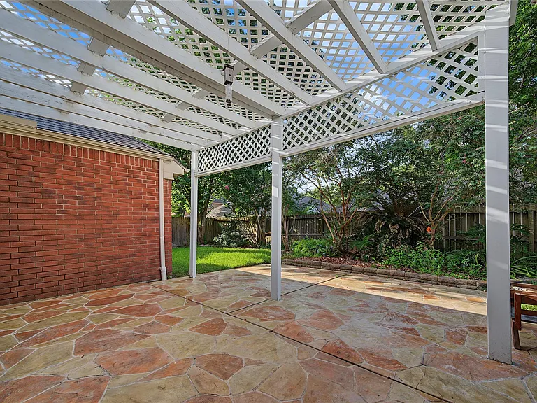 14135 Swallowfield Dr — Photo 42