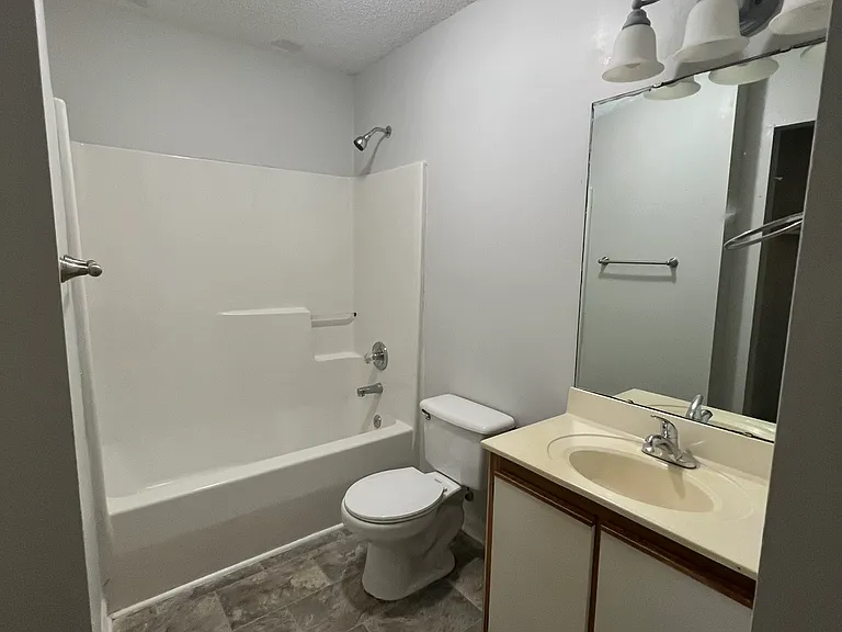 553 Holding St #553 — Photo 9