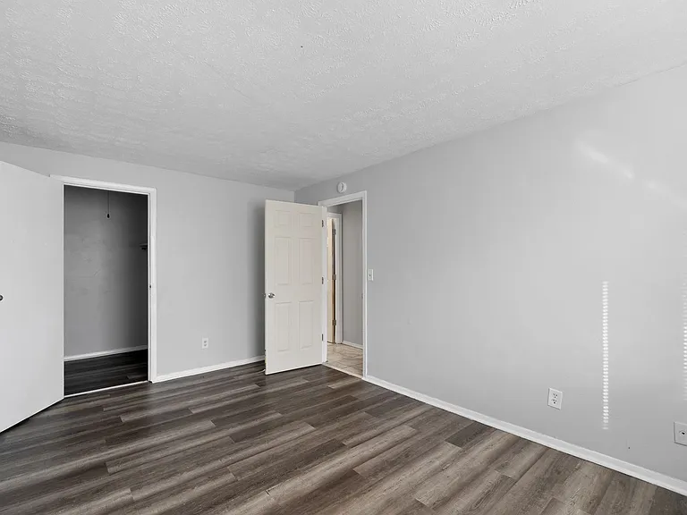 2356 Harrison Ave — Photo 6