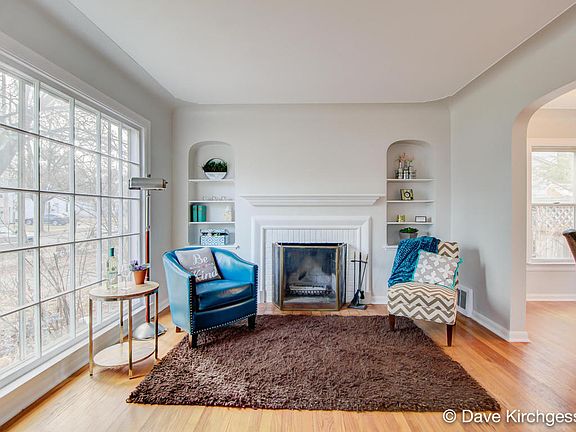 3rd image of 1145 Lakeside Dr SE