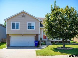 17109 Sahler St, Omaha, NE 68116