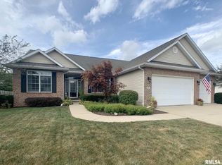 411 Heathrow Ln, Rochester, IL 62563