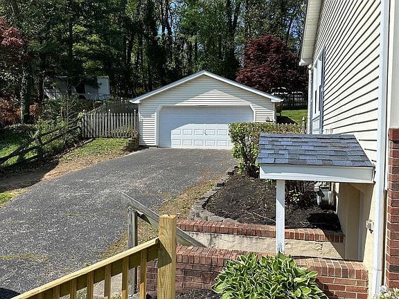 4th image of 6020 Hanover Rd