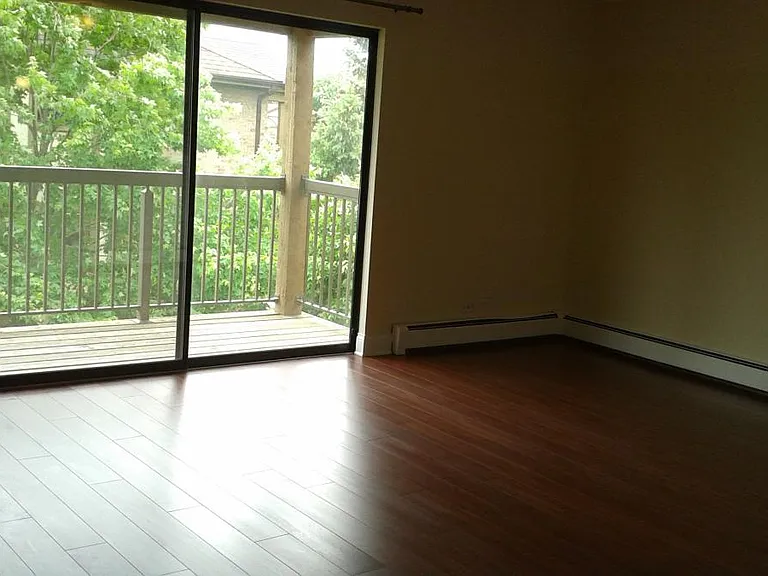 829 S Dwyer Ave #E — Photo 5
