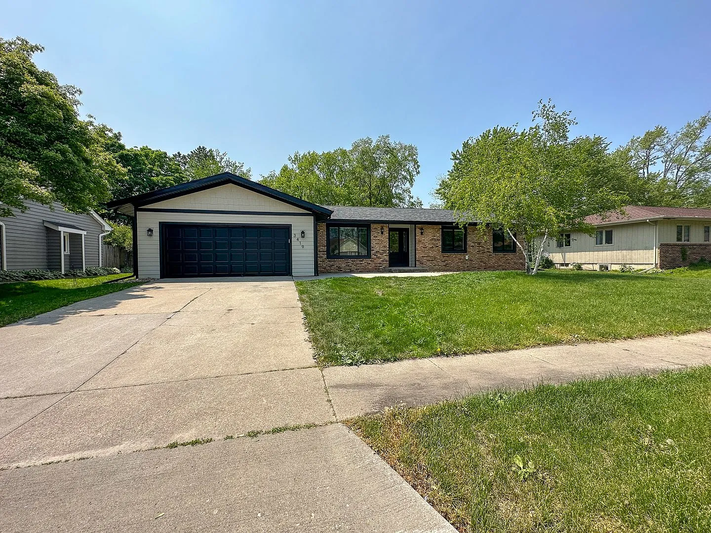 3419 Taft Ave- 4 Bed, 2.5 Bath House — Photo 2