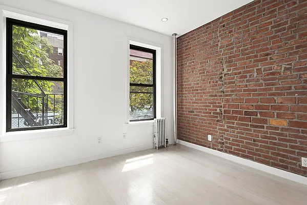 Rented by Dynamik Realty | media 13