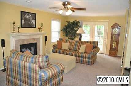 2nd image of 1130 Park Dr