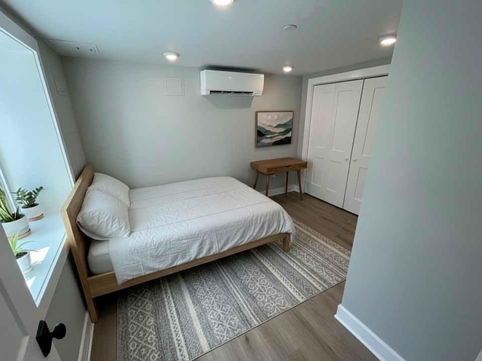 Full-size windows bring in abundant natural light throughout the day, with the flexibility of blinds for privacy and light control. Multi-zone heating and cooling system offers separate zones for living and sleeping spaces.