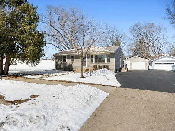 2189 Howard Ct, Saint Paul, MN 55119