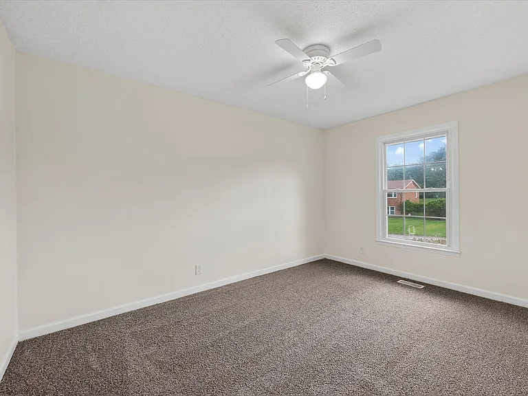 607 Granger Ln — Photo 22
